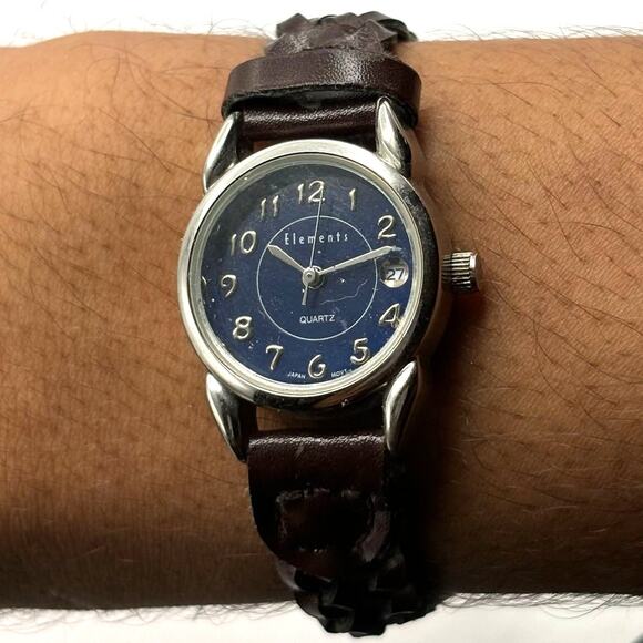 Retro Silver Western Watch - Picture 1 of 5